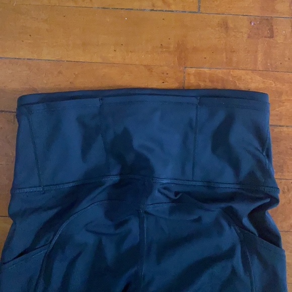 Lululemon CA 35801 RN 106259 H8 leggings - Picture 2 of 9